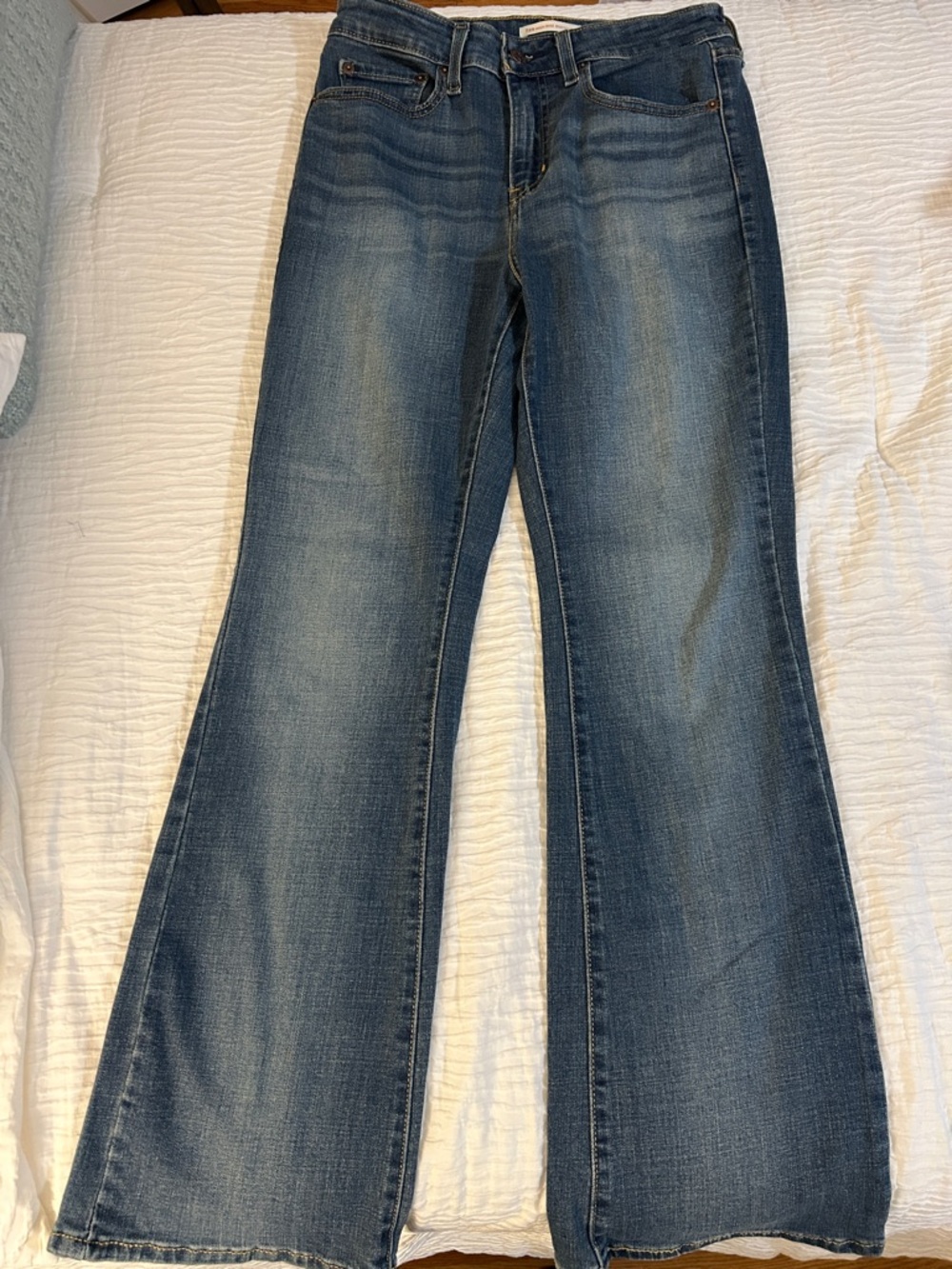 Levi's 725 High Rise Boot Cut - Picture 3 of 5